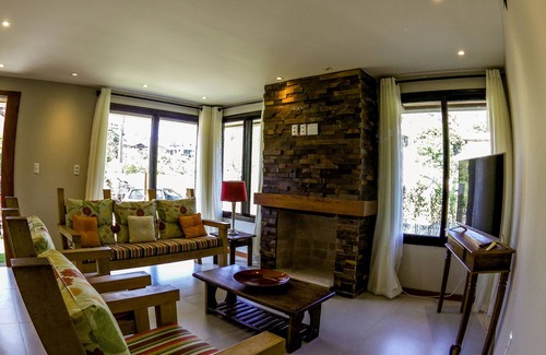 Garopaba House | Seaside Retreat with Private Pool Near the Beach