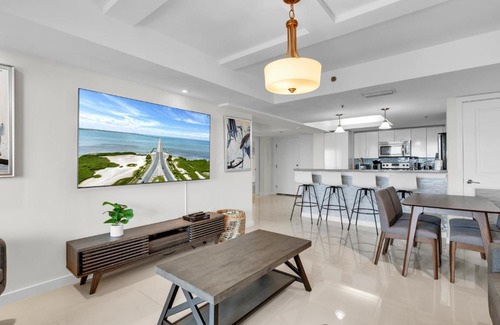 South Padre Island Apartment | Scenic Island Getaway: 4-Star Oceanfront Condo Retreat