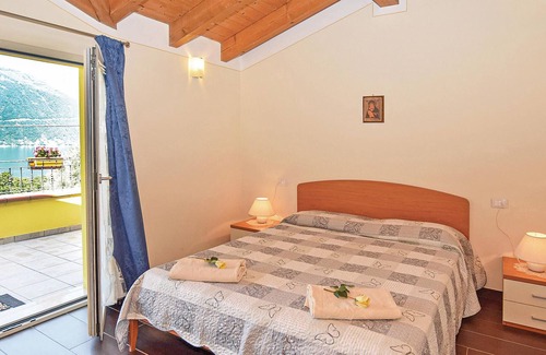 Siviano House | Panoramic terraced house for your vacation on Lake Iseo.