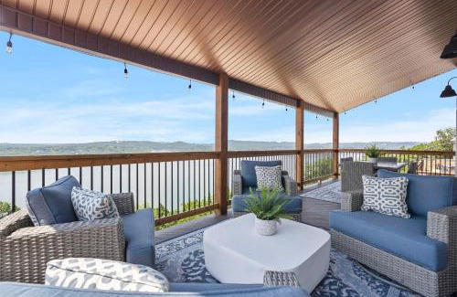 Kimberling City House | Experience Panoramic Lake Views & Exclusive Free Tickets