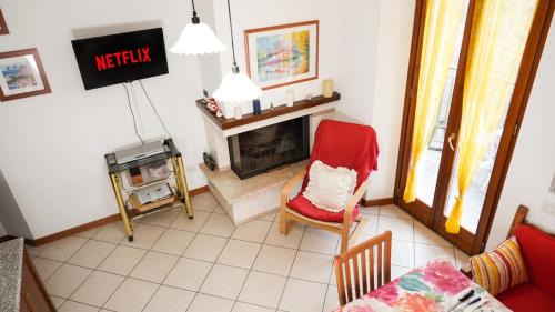 Casasco d'Intelvi Apartment | Charming Giulia: Panoramic Lake Views, Pet & Child Friendly