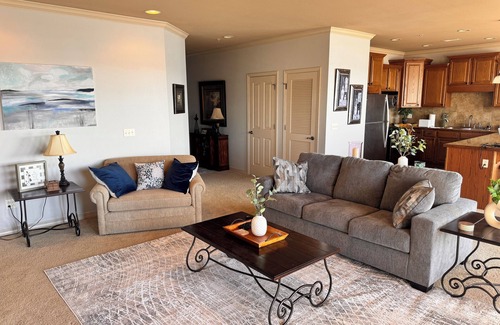 Hollister Condo | Panoramic Lake View! - The View at Emerald Pointe