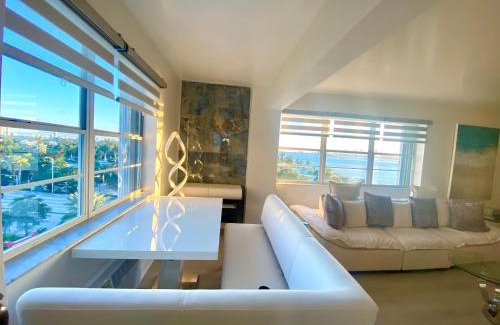 North Bay Village Apartment | Panoramic Waterfront Apartment with Miami Skyline Views