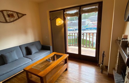 La Molina Apartment | Panoramic Views from Pista Llarga Residence with Pool & Spa