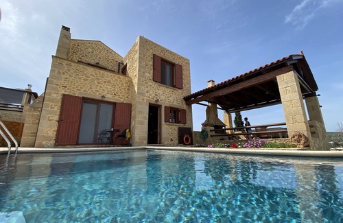 Kontomari Villa | Indulge in Panoramic Views with Infinity Pool & Spa Access
