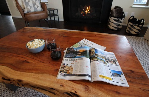 Tabernash House | Panoramic Mountain Views - with Hot Tub!