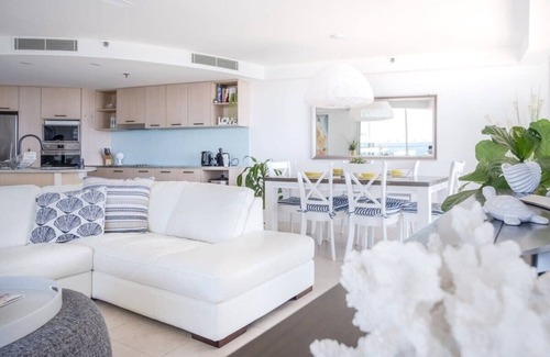 Maroochydore Apartment | Oceanfront Retreat with Panoramic Views at Maroochydore