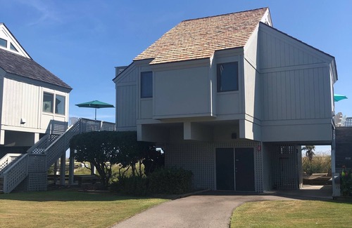 Bald Head Island Villa | Scenic Oceanfront Getaway with Top-Rated Amenities