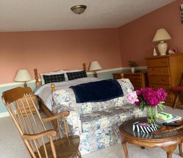 Stephenson Point House | Exquisite Oceanfront Retreat with Panoramic Views