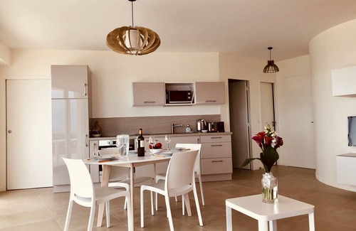 Pornichet Apartment | Inviting Oceanfront Retreat with Panoramic Views & Spa