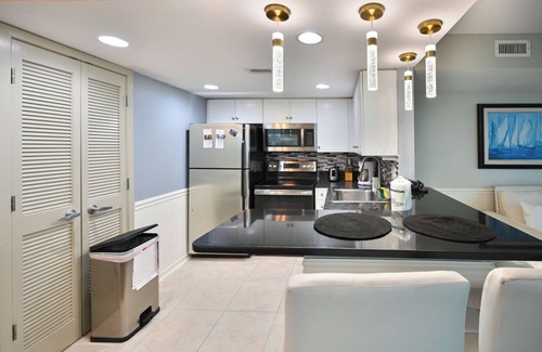 Downtown Myrtle Beach Condo | Oceanfront Condo with Pool and Spa – Rated 9/10 by Guests