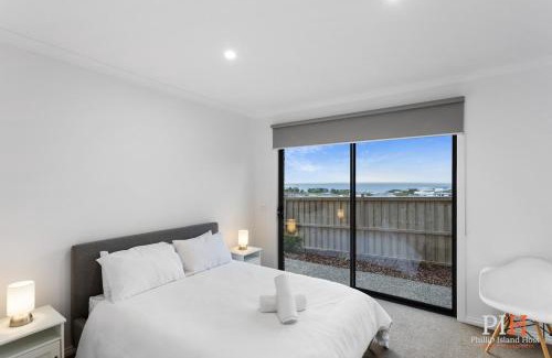 San Remo House | Inviting Panoramic Paradise: Family-Friendly 4-BR Retreat