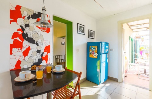 Quartieri Spagnoli Apartment | Inviting Panoramic Penthouse in Largo Baracche, Italy