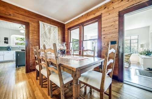 Blanco House | Unforgettable River Views & Dining Steps from Your Door
