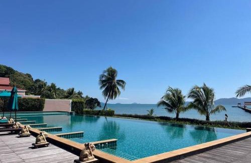 Bang Bao Bay Apartment | Scenic Oceanfront 1-Bed Flat with Panoramic Views