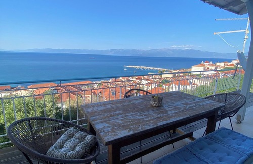 Koroni Apartment | Panoramic sea view! An apartment with a breathtaking scenic of nKoroni village!