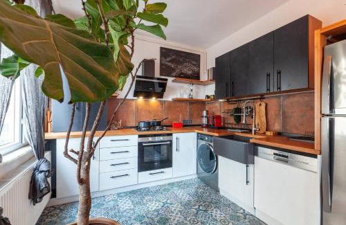 Cihangir Apartment | Panoramic Sea View Loft with Terrace BBQ