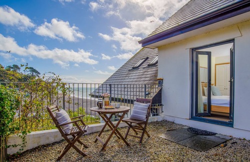 Seaton Apartment | Breathtaking Sea Views from This 2 Bedroom Cornish Townhouse