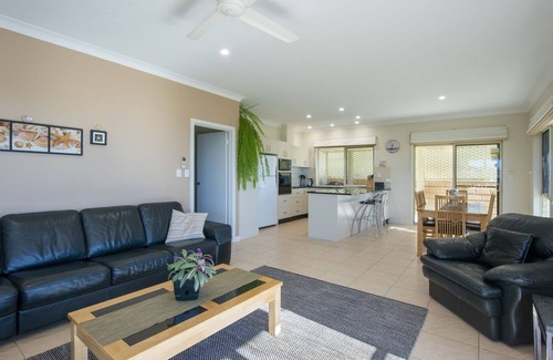 Emu Bay House | Stunning Emu Bay Escape with Panoramic Sea Views