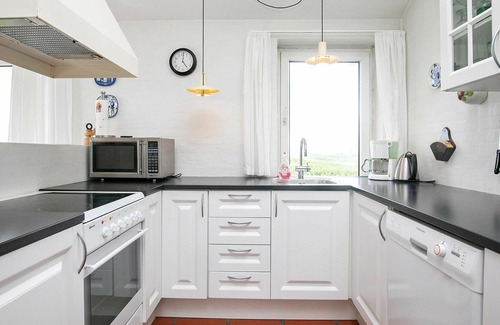 Hvorup Klit House | Spacious 8-Person Holiday Home with Oceanfront Views