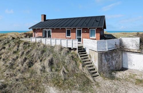 Hvorup Klit House | Spacious 8-Person Holiday Home in Løkken - Pet Friendly!