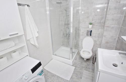 Oradea Apartment | Inviting Panoramic Studio Oradea - Guest Rated 9.8/10