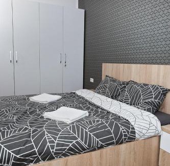 Oradea Apartment | Inviting Panoramic Studio Oradea - Guest Rated 9.8/10