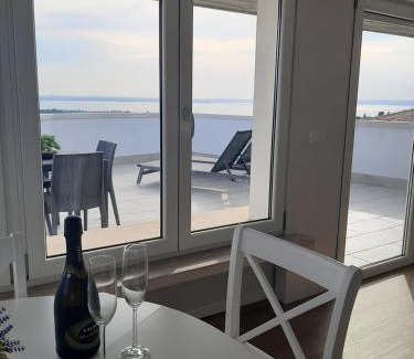 Cavaion Veronese Apartment | Panoramic Suite: Guest Rated 9.6 & Pet Friendly Comfort