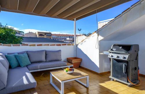 Las Lagunas Villa | Relaxing Poolside Retreat with Ocean View in Fuengirola