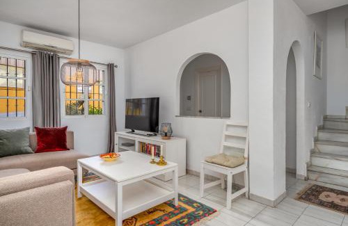 Las Lagunas Villa | Relaxing Poolside Retreat with Ocean View in Fuengirola