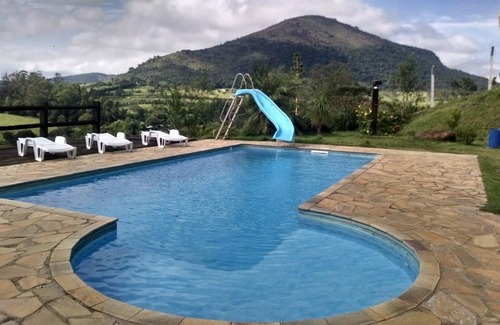 Centro House | Scenic Escape: 2-Bedroom Retreat with Pool & Pet-Friendly