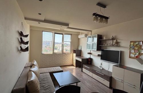 Ruse Center Apartment | Stunning Panoramic View Apartment with Restaurant Access