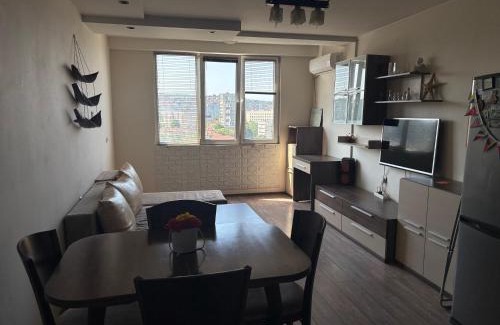 Ruse Center Apartment | Stunning Panoramic View Apartment with Restaurant Access