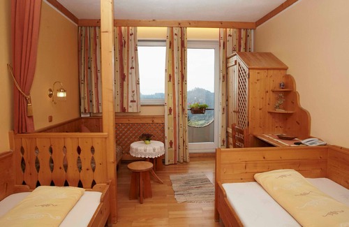 Eberstein Other | Scenic Getaway - Biolandhaus Arche with Spa & Breakfast