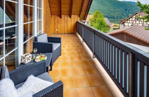Nieder-Werbe House | Inviting Retreat with Panoramic Views and Family-Friendly Amenities