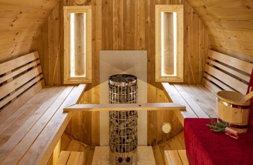 Nieder-Werbe House | Inviting Retreat with Panoramic Views and Family-Friendly Amenities