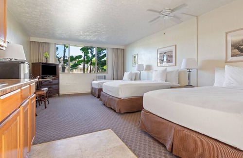 Kahului Hotel | Scenic Retreat with Pool Near Kanaha Beach Park!
