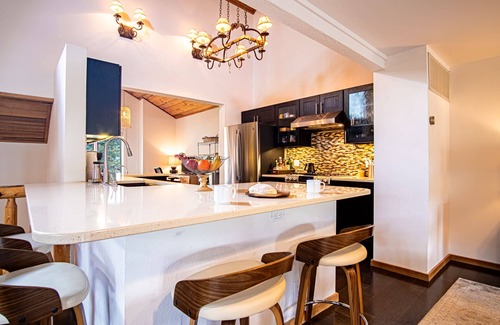 Elkhorn Village Condo | Designer Condo with Resort Amenities & Golf Course Views