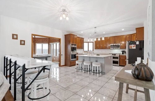 Lynchburg House | Scenic Retreat with Kayaks, SUPs & Panoramic Views