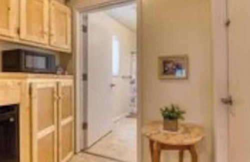 Corvallis House | Panoramic Views & Dog Heaven on the farm