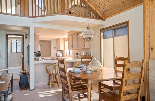 Marine Terrace House | Exceptional Month Long Getaway at The Holiday Hotel