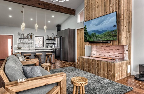 Morganton Ski Chalet | Modern Mountain Chalet with Panoramic Views near Blue Ridge