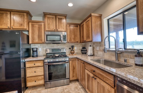 Yucca Valley House | Scenic Joshua Tree Sunset Vista with Hot Tub & Spa