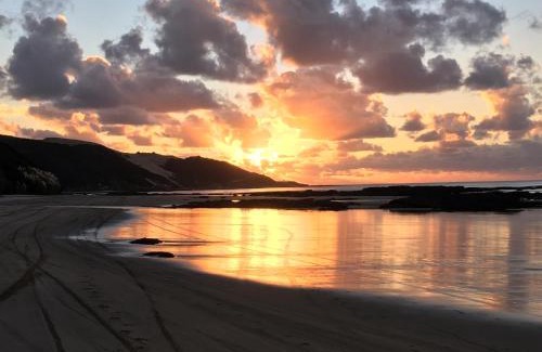 Ahipara House | Scenic Retreat with Panoramic Views - Pet Friendly Stay