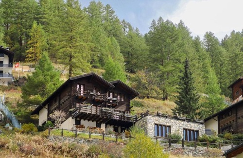 Zermatt Ski Chalet | Panoramic views of the Matterhorn from your Zermatt home
