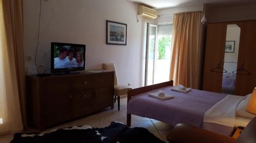 Brbinj Bed & Breakfast | Budget-Friendly Stay at Pansion Kaleb: Family Approved