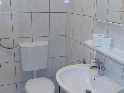 Kupres House | Family-Friendly Stay at Pansion Tomas with Pet Amenities