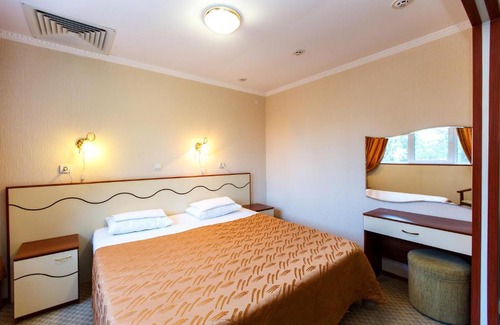 Gelendzhik Resort | Family-Friendly Retreat at Pansionat Raduga with Pool