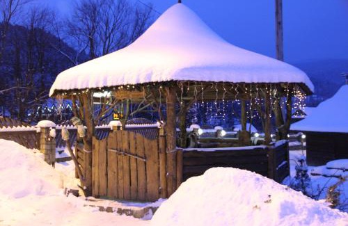 Yaremche Cabin | Guest Rated: 10/10 at Panska Hata with Breakfast & Kitchen