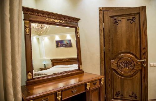 Chernovtsy Hotel | Discover Panskiy Dvir: Top-Rated, Family-Friendly Stay